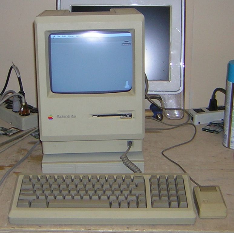 Macintosh Plus 1Mb in ORIGINAL BOX with Keyboard, Mouse, Disks 